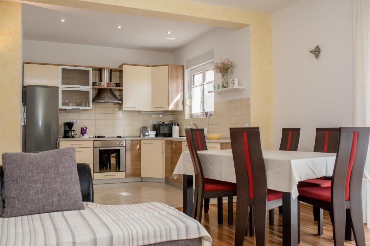 Apartmani Marica Beg Palit Exterior photo